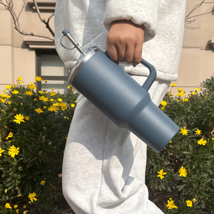 40oz/1200ml stainless steel car-mounted thermos water bottle, stainless steel straw, PP handle for easy carrying